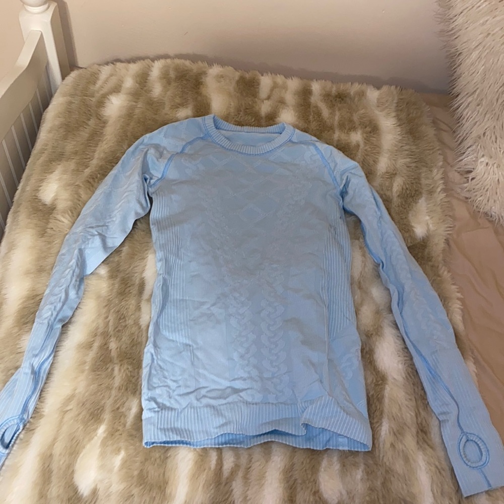 Size 4 quilted lululemon long sleeve shirt